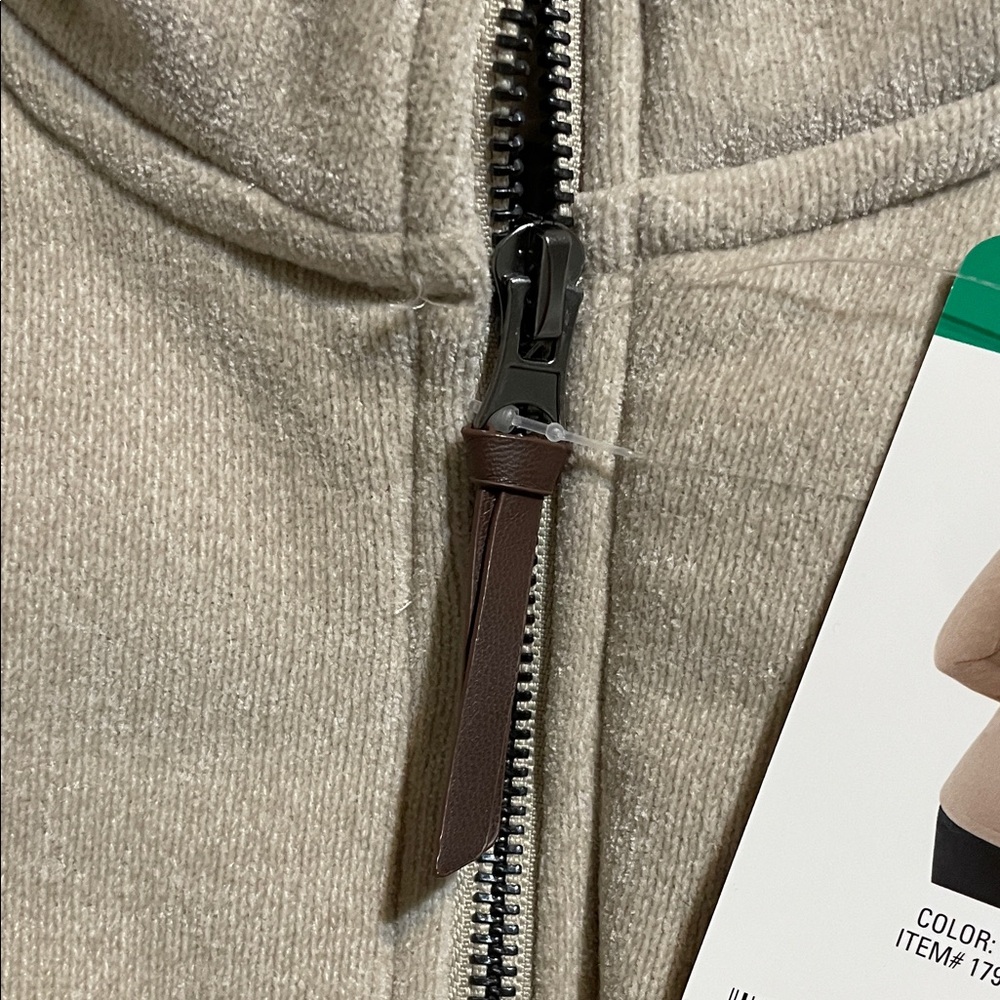 Pullover NWT - image 8